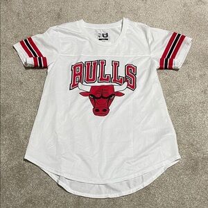 Women’s Chicago Bulls White & Red Short Sleeve Jersey Tee - Youth